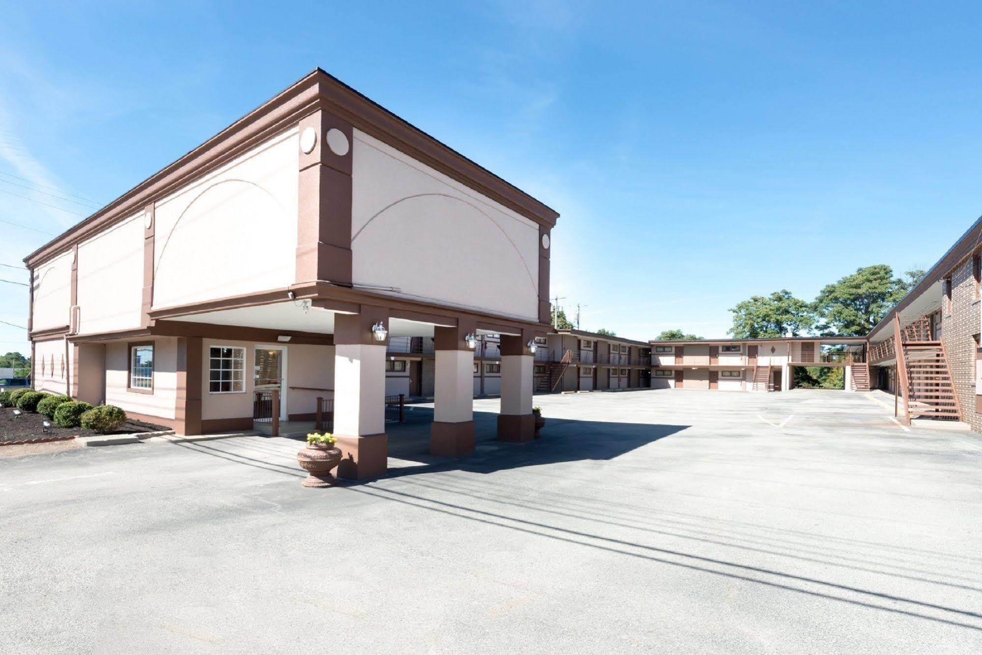 Super 8 By Wyndham Greensburg Exterior foto